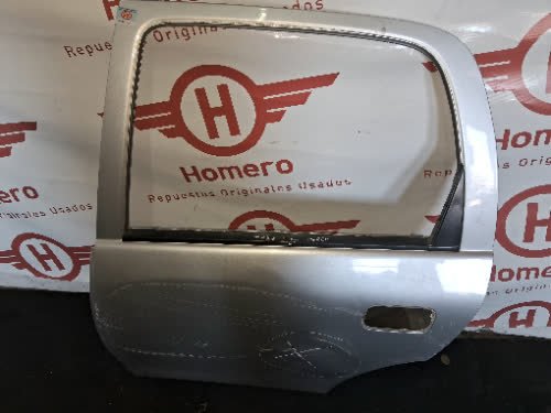 Puerta Trasera Izquierda Chevrolet Classic 2016 - 4886336