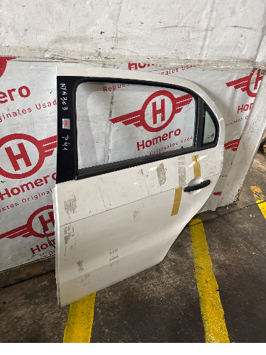 Puerta Trasera Izquierda Volkswagen Gol Trend 2014 - 5814389