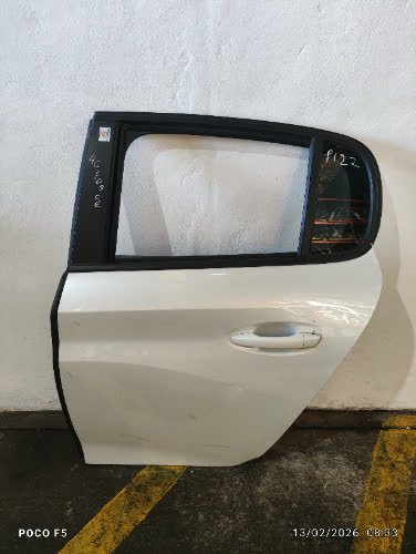 Puerta Trasera Izquierda Peugeot 208 2024 - 6879264