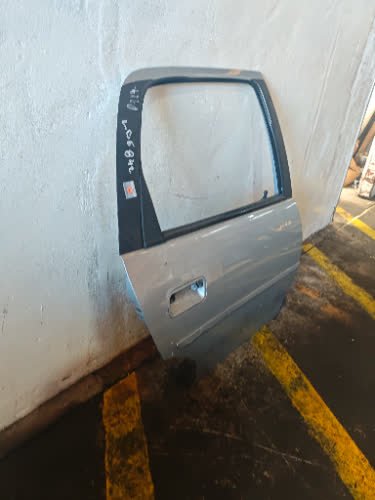 Puerta Trasera Derecha Chevrolet Classic 2012 - 6731936