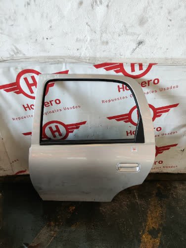 Puerta Trasera Izquierda Chevrolet Classic 2016 - 5785357