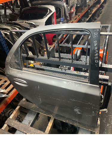 Puerta Trasera Derecha Toyota Etios 2017 - 5583631