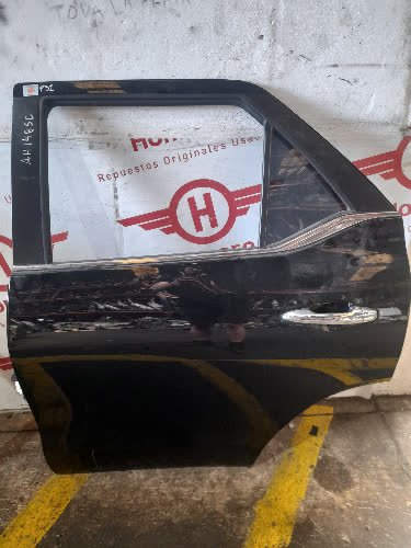Puerta Trasera Izquierda Toyota Hilux 2025 - 5930812