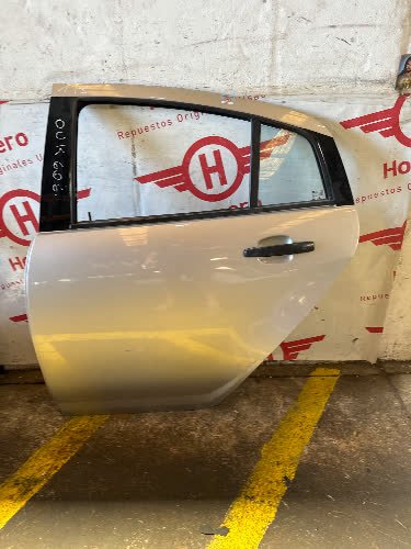 Puerta Trasera Izquierda Chevrolet Agile 2015 - 6741464