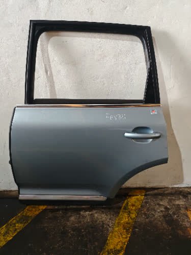 Puerta Trasera Izquierda Volkswagen Touareg 2005 - 6710424