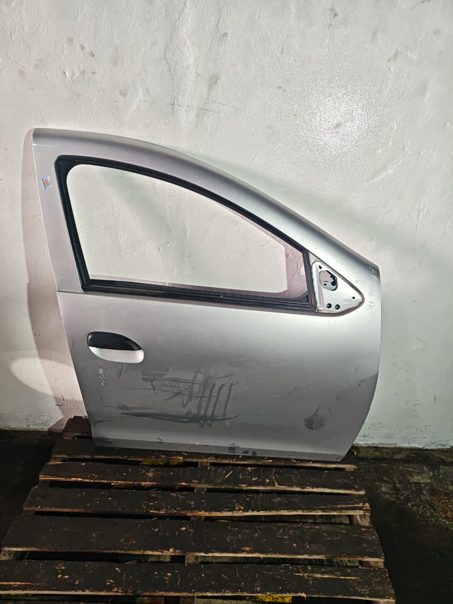 Puerta Delantera Derecha Renault Sandero 2017 - 7664730